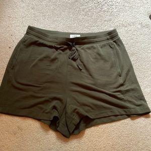 EUC Lou & grey super soft olive green shorts 3” inseam